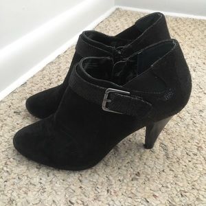 ✨ BRAND NEW - Alfani Black Buckle Booties